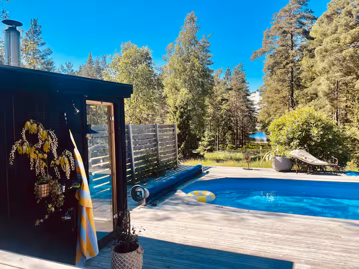 Pool och bastuområde
